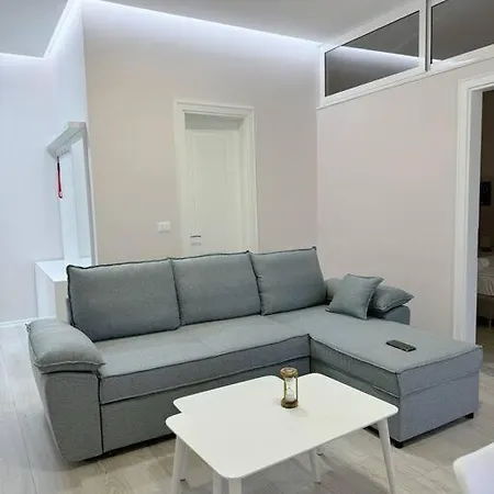 Aem 2 Bedroom Apt #1 아파트 *