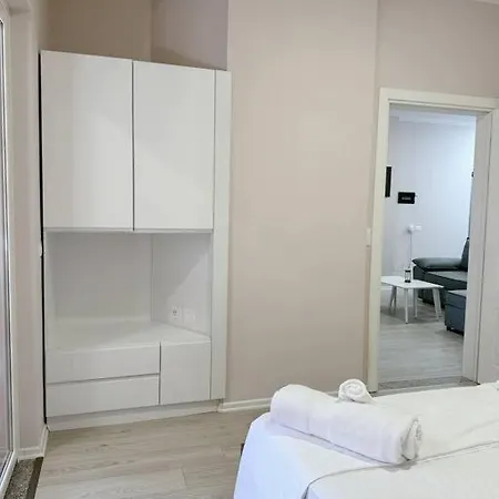 Aem 2 Bedroom Apt #1 *