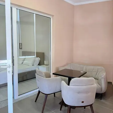 Aem 2 Bedroom Apt #1 아파트 골렘